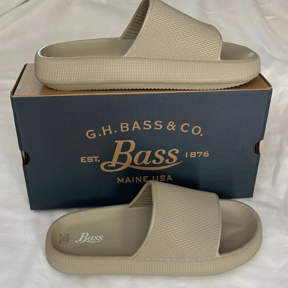 Mens G.H. Bass & Co. Taupe Slide Sandals. -New in Box! Size 11